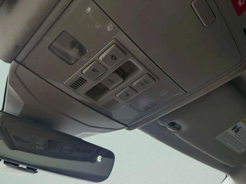 Used 2022 Volkswagen Jetta SE image 24