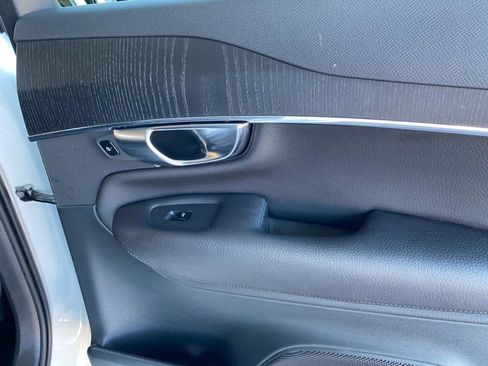 Used 2020 Volvo XC90 T6 Momentum image 41