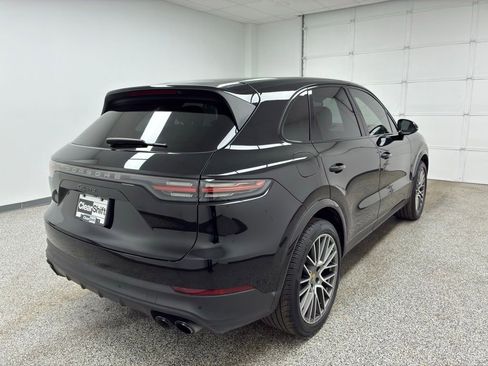 Used 2022 Porsche Cayenne Platinum Edition image 10
