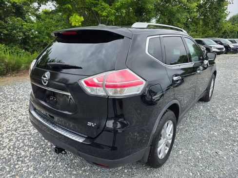 Used 2015 Nissan Rogue SV w/ SV Premium Package FWD image 5