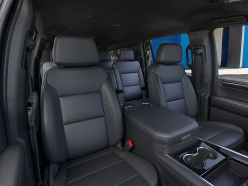 New 2026 Chevrolet Suburban LT w/ Comfort Package AWD/4WD image 16