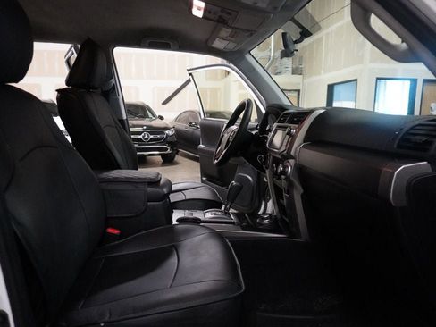 Used 2016 Toyota 4Runner SR5 AWD/4WD image 14