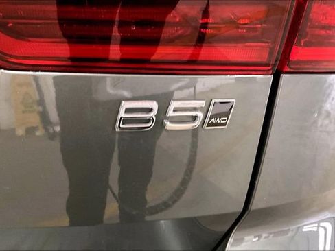 New 2026 Volvo XC60 B5 Plus w/ Climate Package image 12