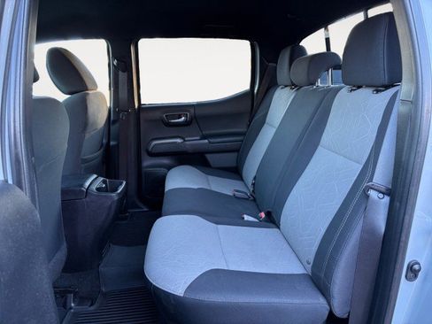 Used 2021 Toyota Tacoma TRD Off-Road image 10