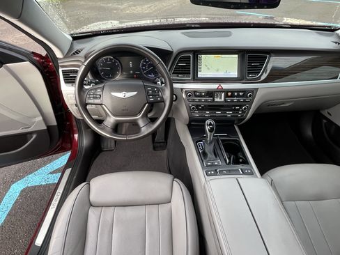 Used 2015 Hyundai Genesis 3.8 w/ Option Group 03 image 11
