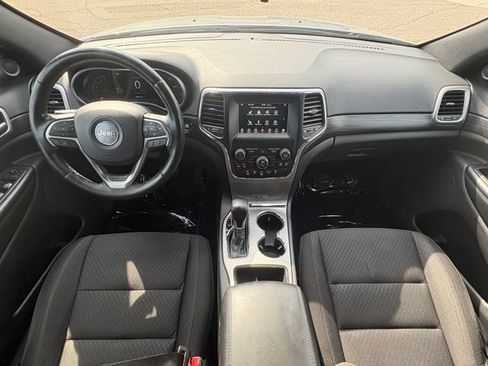 Used 2020 Jeep Grand Cherokee Laredo w/ Security & Convenience Group AWD/4WD image 12