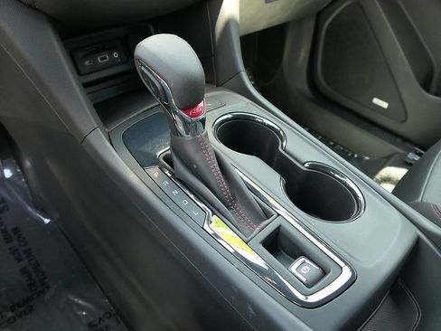 Used 2023 Chevrolet Equinox RS w/ RS Leather Package FWD image 22
