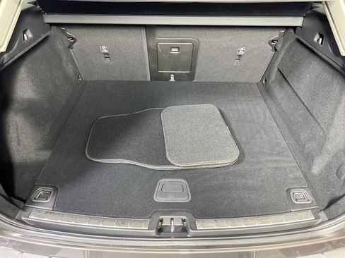 Used 2022 Volvo XC60 B5 Momentum w/ Climate Package image 26