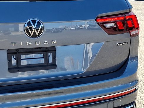 Used 2024 Volkswagen Tiguan SEL R-Line image 16