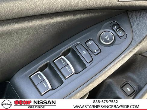 Used 2022 Honda Accord Touring image 14