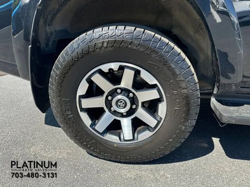 Used 2019 Toyota 4Runner TRD Off-Road Premium AWD/4WD image 19