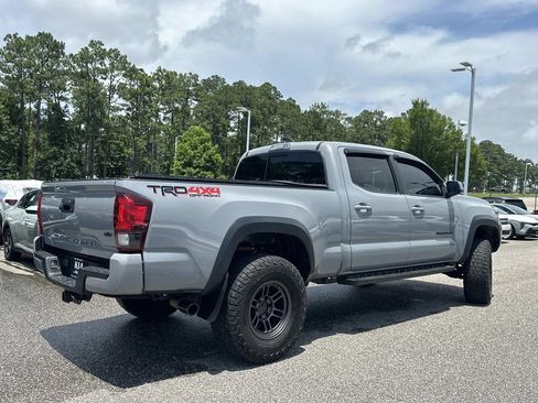 Used 2021 Toyota Tacoma TRD Off-Road AWD/4WD image 5