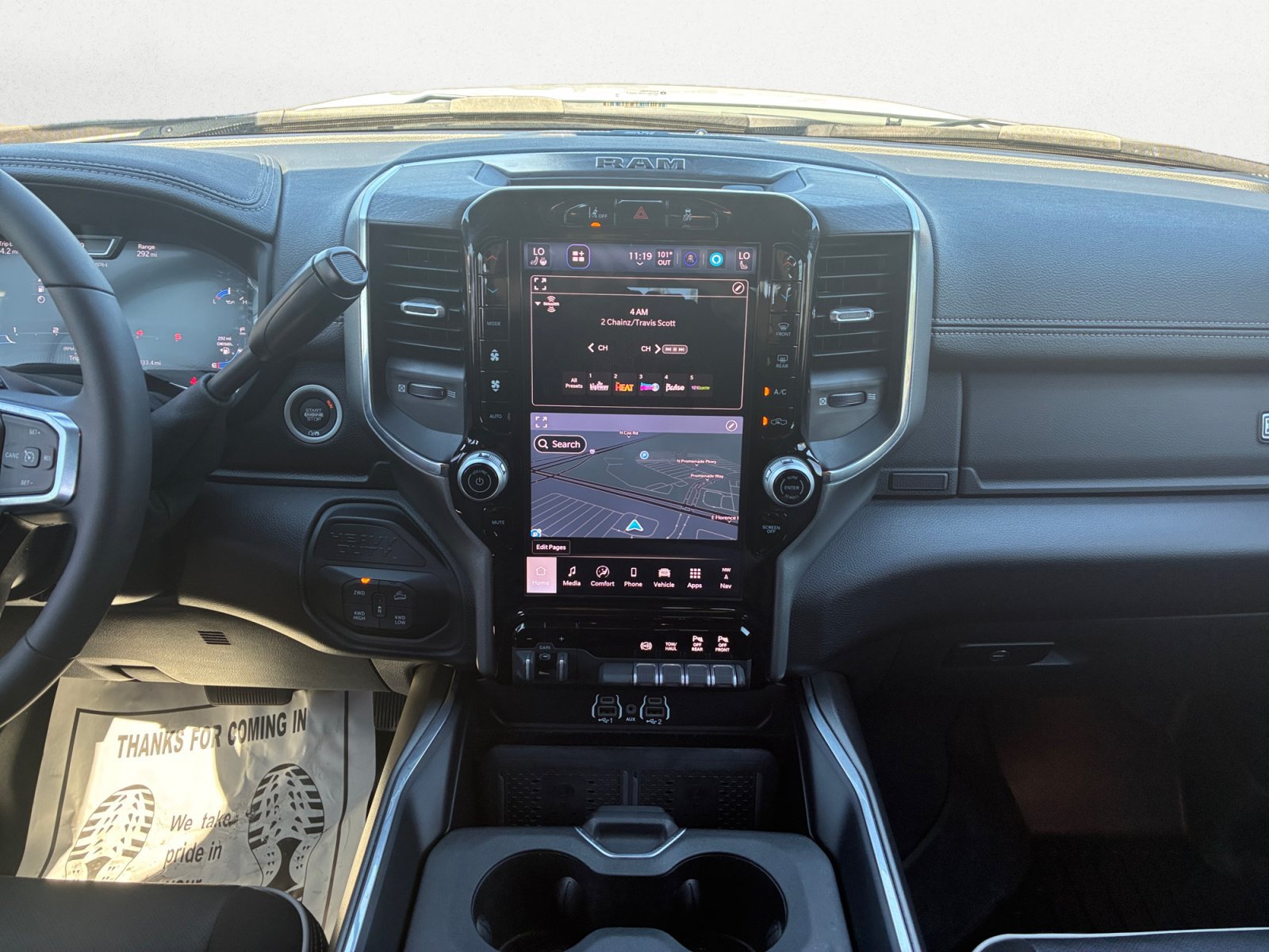 Used 2025 RAM 2500 Laramie AWD/4WD image 10