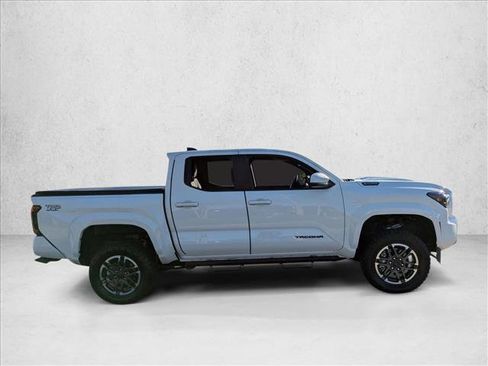 Certified 2025 Toyota Tacoma TRD Sport image 4