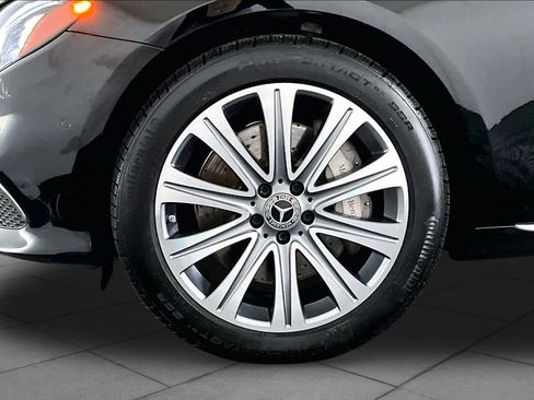 Used 2018 Mercedes-Benz E 400 4MATIC Sedan image 11