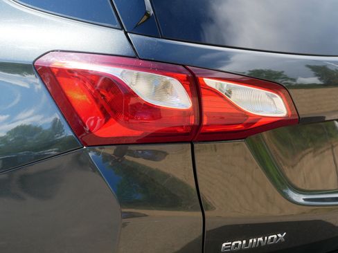 Used 2018 Chevrolet Equinox LT AWD/4WD image 17
