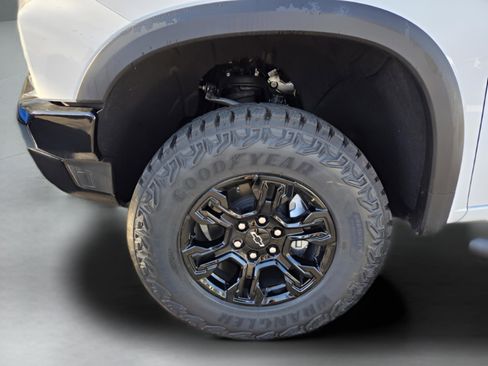 New 2026 Chevrolet Silverado 1500 ZR2 w/ Dark Appearance Package image 20
