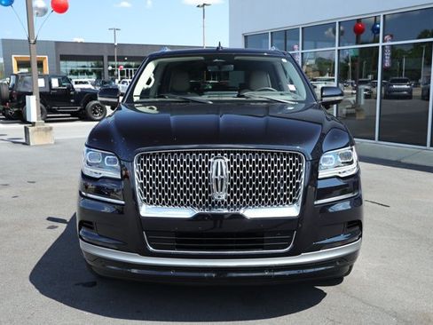 Used 2023 Lincoln Navigator Reserve AWD/4WD image 2