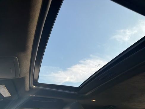 Used 2022 Dodge Challenger SRT Hellcat RWD image 15