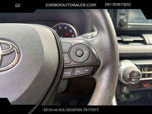 Used 2020 Toyota RAV4 XLE AWD/4WD image 12
