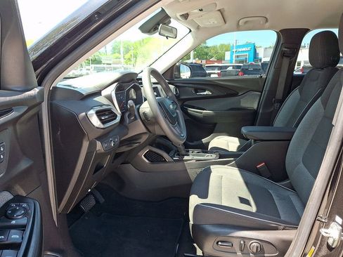 Used 2022 Chevrolet TrailBlazer LT w/ Driver Confidence Package FWD image 14