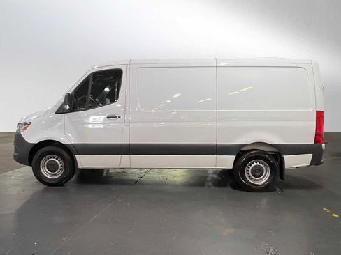 Used 2025 Mercedes-Benz Sprinter 2500 image 6