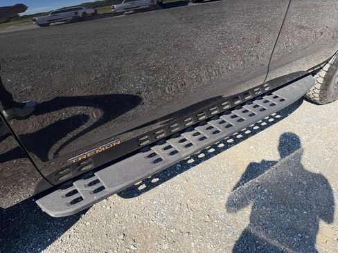 Used 2025 Ford Expedition Tremor AWD/4WD image 16