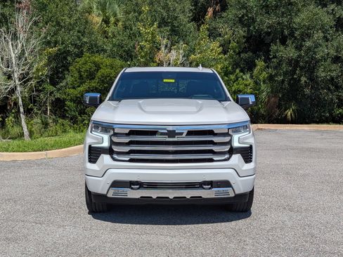 Used 2025 Chevrolet Silverado 1500 High Country AWD/4WD image 2
