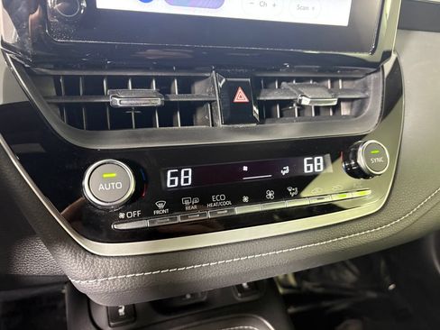 Used 2026 Toyota Corolla XSE FWD image 18