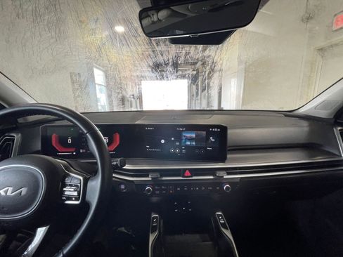 Used 2024 Kia Sorento S image 36
