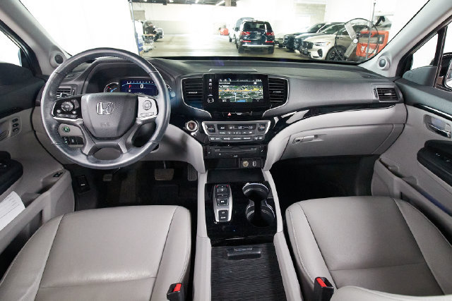 Used 2022 Honda Pilot Touring image 7