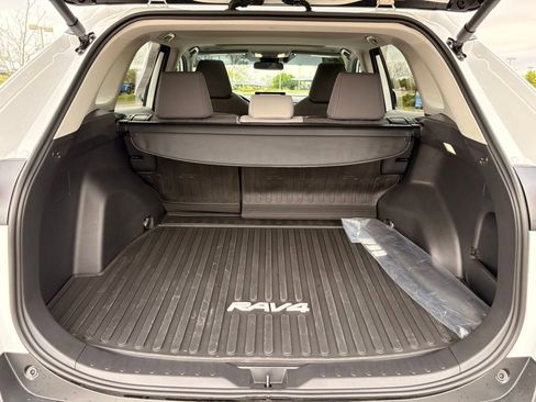 Used 2025 Toyota RAV4 XLE w/ Convenience Package AWD/4WD image 31
