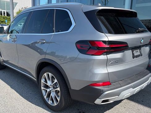 Used 2026 BMW X5 xDrive40i w/ Parking Assistance Package AWD/4WD image 2