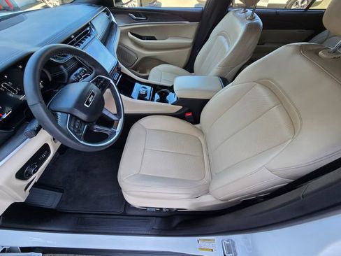 Certified 2023 Jeep Grand Cherokee L Limited w/ Luxury Tech Group II RWD image 25