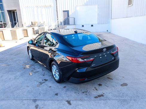 Used 2026 Toyota Camry LE image 9