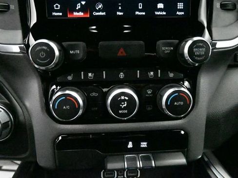 Used 2024 RAM 1500 Laramie AWD/4WD image 20