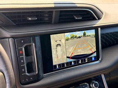 Used 2022 GMC Yukon Denali AWD/4WD image 35