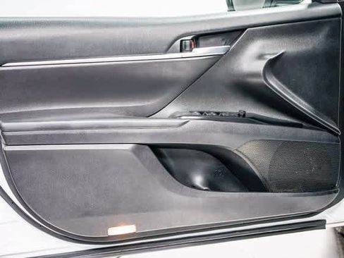 Certified 2019 Toyota Camry SE image 19