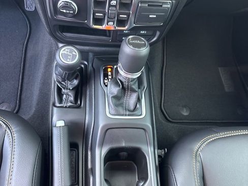 New 2026 Jeep Gladiator Sport AWD/4WD image 19