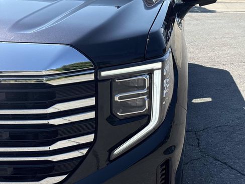 Used 2024 GMC Sierra 1500 SLT w/ SLT Premium Plus Package AWD/4WD image 11