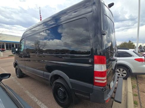 Used 2016 Mercedes-Benz Sprinter 2500 image 9