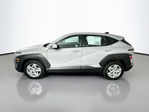 Used 2025 Hyundai Kona SE FWD image 4