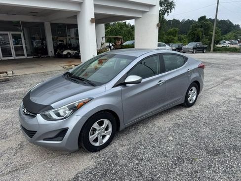 Used 2015 Hyundai Elantra SE FWD image 2