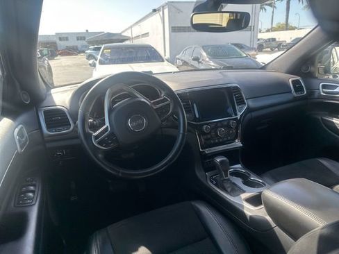 Used 2019 Jeep Grand Cherokee Altitude image 11