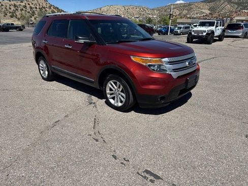 Used 2014 Ford Explorer XLT w/ Equipment Group 202A AWD/4WD image 3