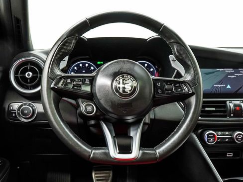 Used 2024 Alfa Romeo Giulia Veloce AWD/4WD image 23