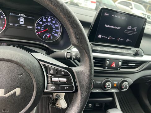 Used 2023 Kia Forte LXS image 31