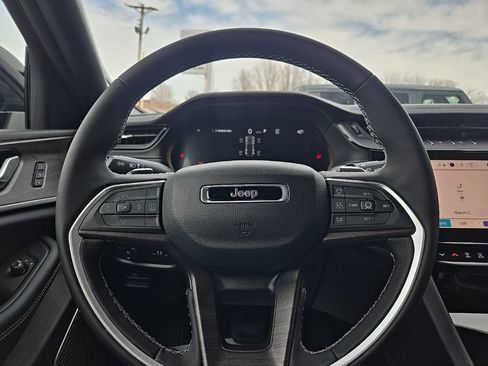 New 2026 Jeep Grand Cherokee Limited w/ Limited Altitude Package AWD/4WD image 40