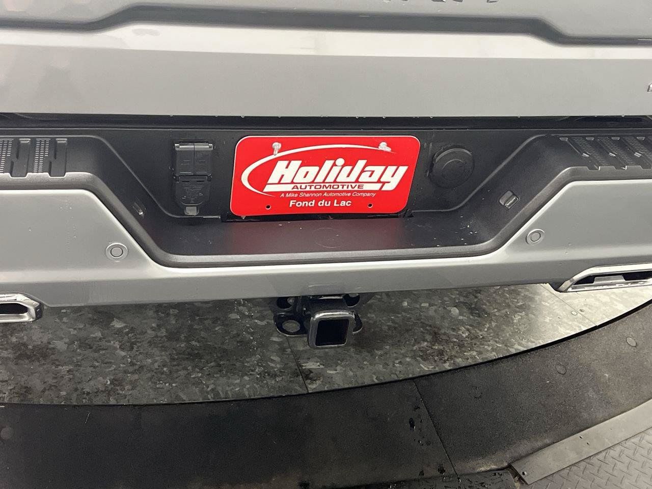 Certified 2023 GMC Sierra 1500 AT4 w/ Technology Package AWD/4WD image 8