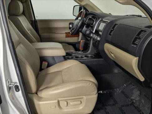 Used 2019 Toyota Sequoia Platinum image 22